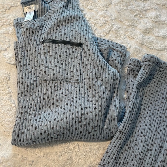 Claudel/NEW Pajama Set Long Sleeves - Picture 1 of 5